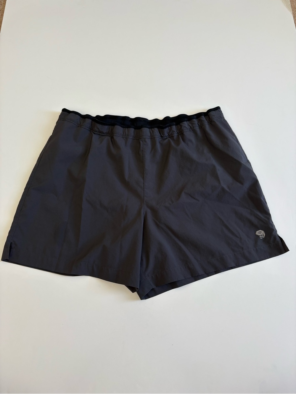 Mountain Hardwear Athletic Performance Shorts Lightweight Size M Gray Lined